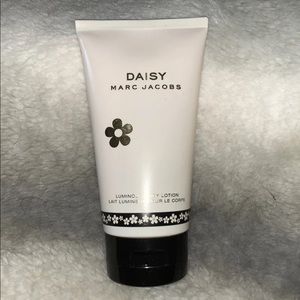 Daisy Marc Jacobs Luminous Body Lotion 🌸